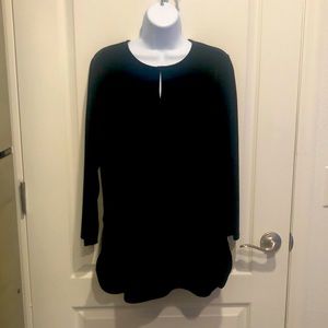 Lauren LS Velvet tunic. Keyhole neck closure. Below hip with side slits.